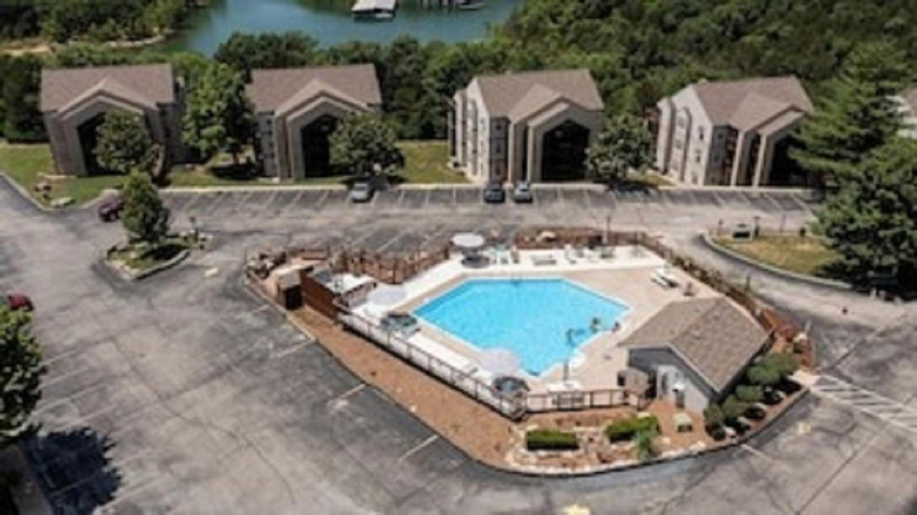Beautiful Branson Getaway-Next To Silver Dollar City &Tablerock-Family Amenities 외부 사진