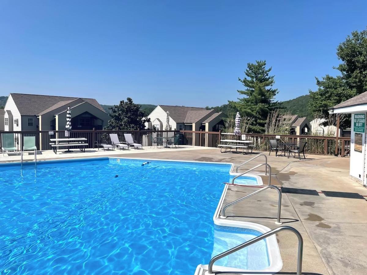 Beautiful Branson Getaway-Next To Silver Dollar City &Tablerock-Family Amenities 외부 사진